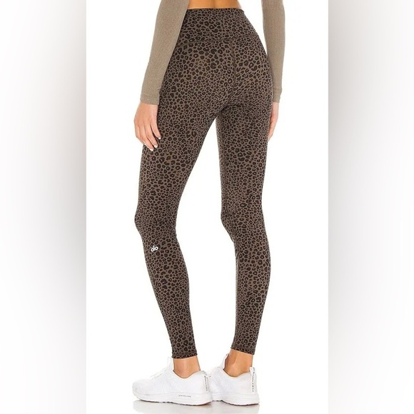 ALO Yoga Pants - Alo Yoga High Waisted Vapor Legging - Olive Leopard SMALL